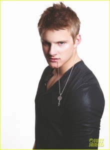 alexander-ludwig-photo-shoot-after-the-hunger-games